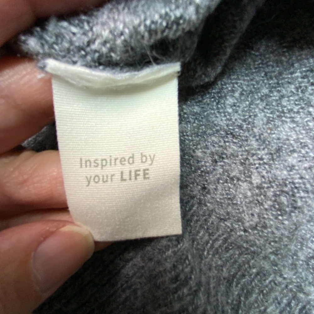 Rare Earth Travel Sweater • Heather Gray • Men’s Medium • Soft Fuzzy Knit - Picture 5 of 6